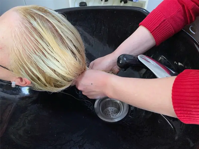 Haarwaschen Duo Style Friseursalon